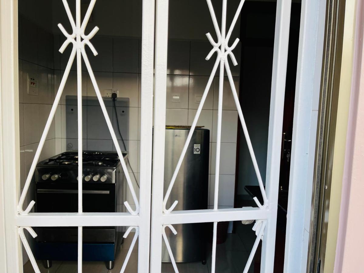 Apartment Khael Glory Offers 247 Security Kampala